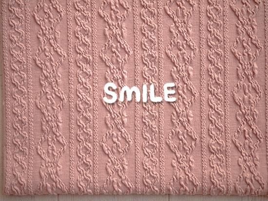 縄編みアランシャーリングニット スモークピンク ニット生地の通販 Smile 縄編みアランシャーリングニット スモークピンク ニット生地の通販 Smile