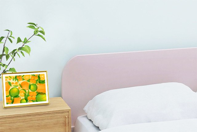 ベッドルームに風水果実アートプレミアムを飾るイメージ写真