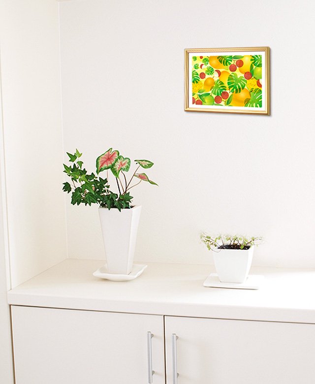 風水果実アートモンステラ＆ライチを玄関に飾ったイメージ写真