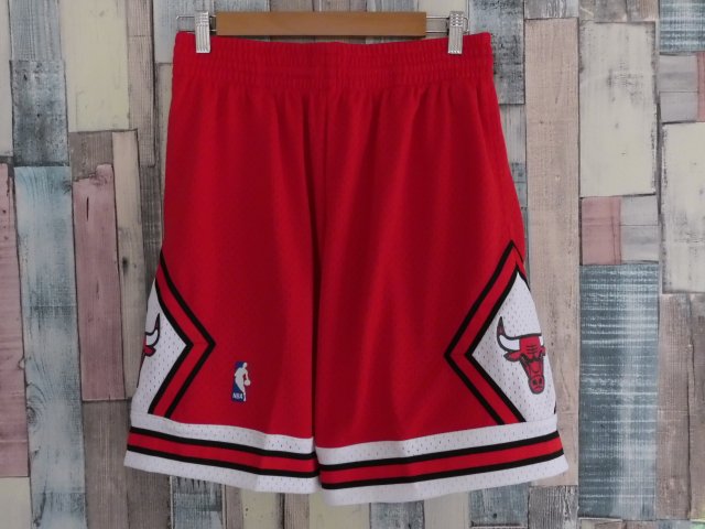 シカゴ ブルズ ユニホームショーツ １９９７年～１９９８年 赤白黒