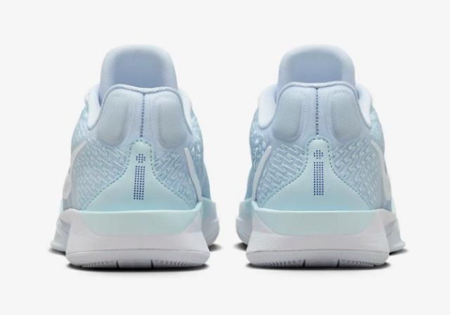 Nike WMNS Sabrina 暑苦しく 2 バスケットボールシュ ーズ 28cm