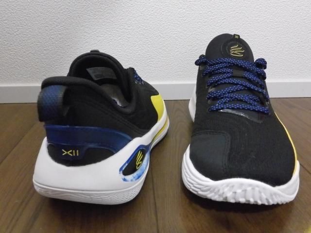 カリー12 黒青黄色 海外限定サイズ 19cm 20cm