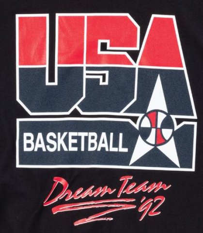 ドリーム チーム 1992年 バルセロナ五輪 USA Tシャツ 黒 - バスケットボール専門店【DOPE HOOP】バスケットシューズ・エア