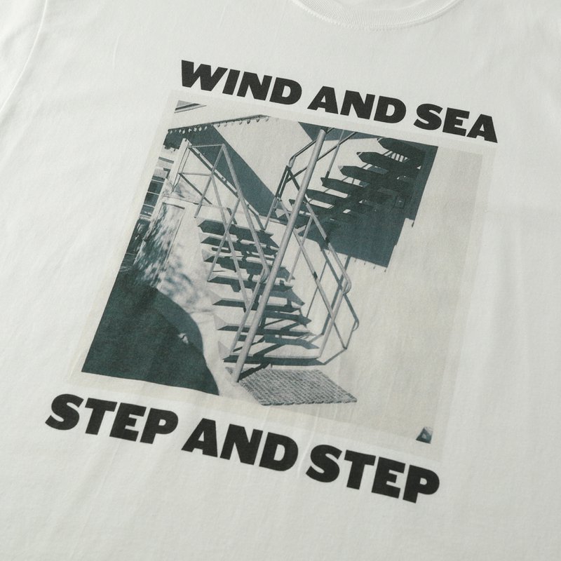 WIND AND SEA/ウィンダンシー - WDS (STEP AND STEP) PHOTO T-SHIRT 