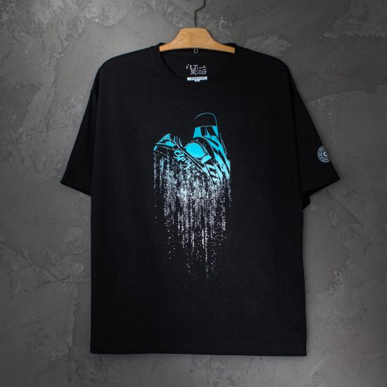 BLACK TEE - 白いTシャツと黒いバイク。