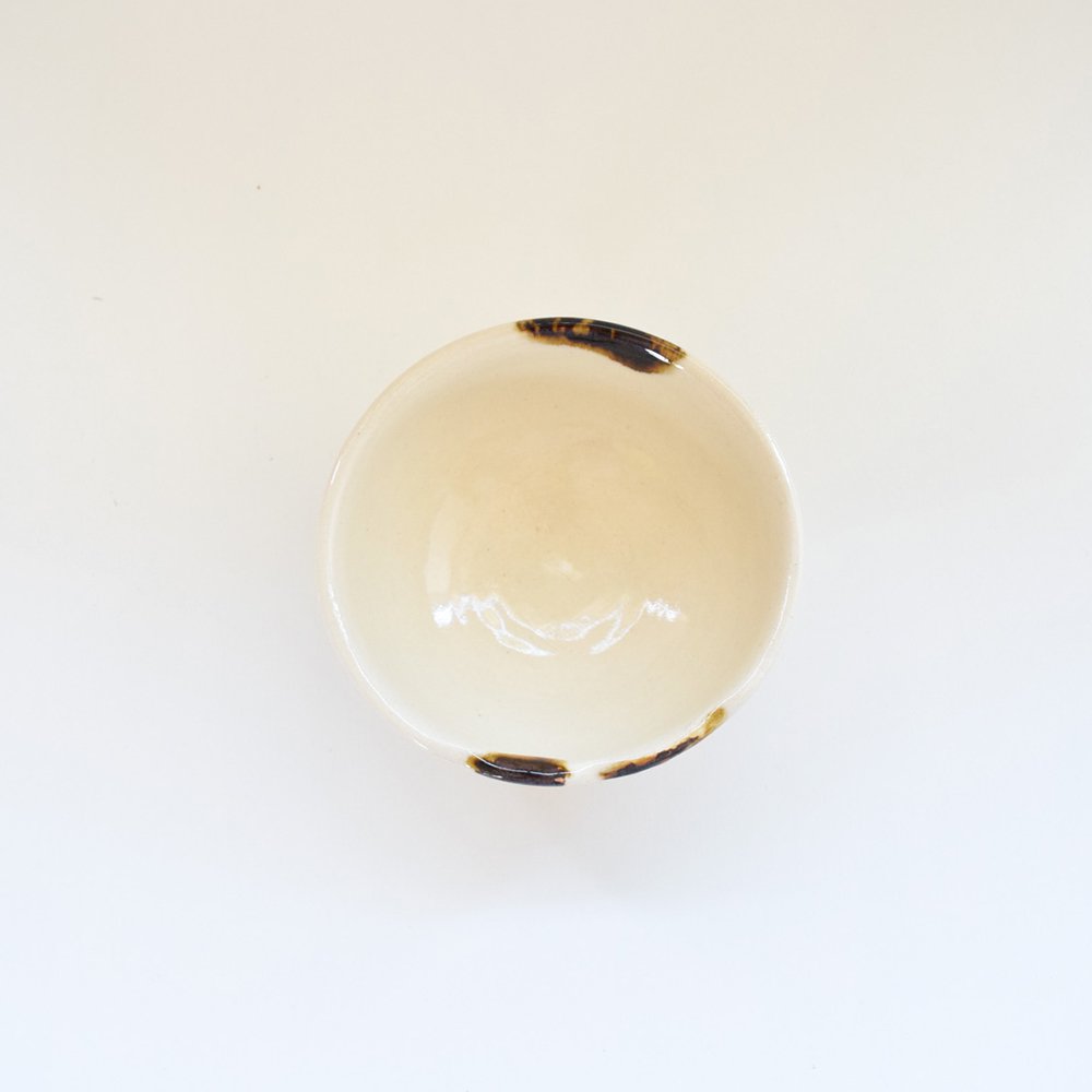 harunyaaa ceramics   ǭ B