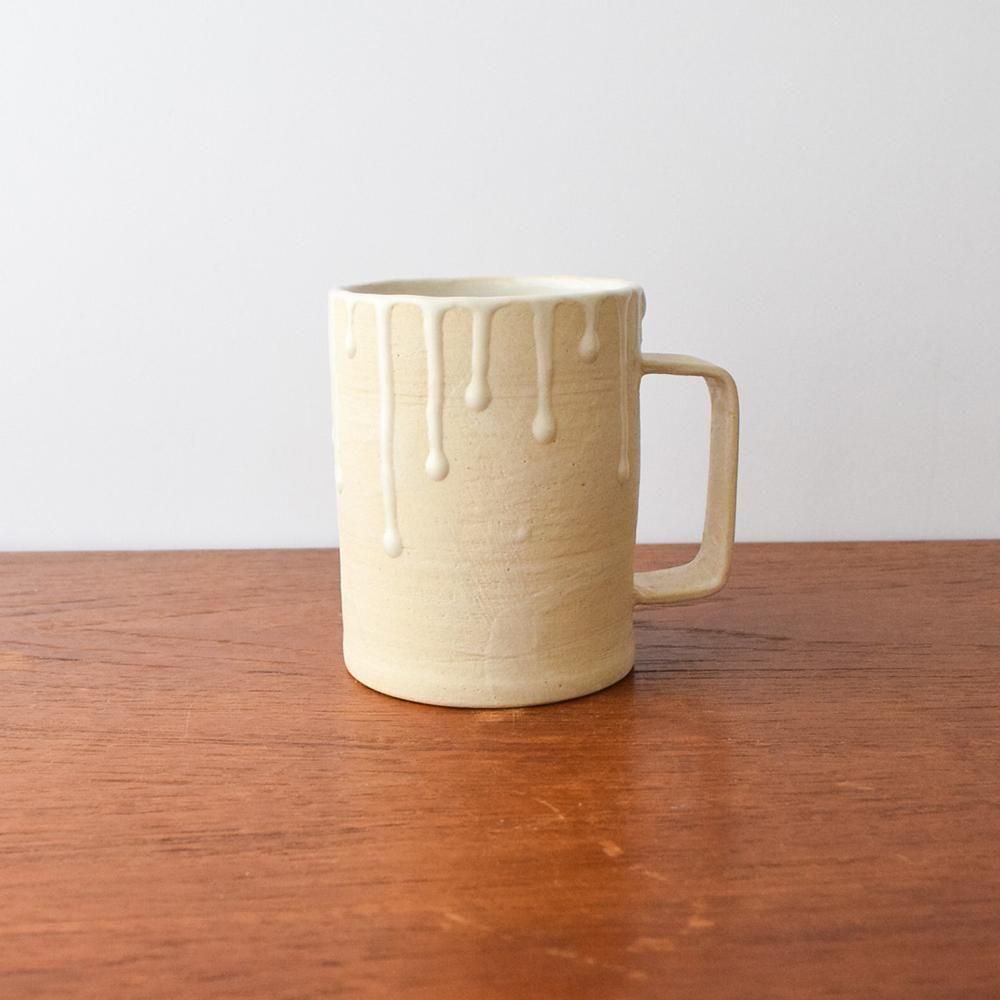 <img class='new_mark_img1' src='https://img.shop-pro.jp/img/new/icons1.gif' style='border:none;display:inline;margin:0px;padding:0px;width:auto;' />cocorobiyori  drop mug white  B