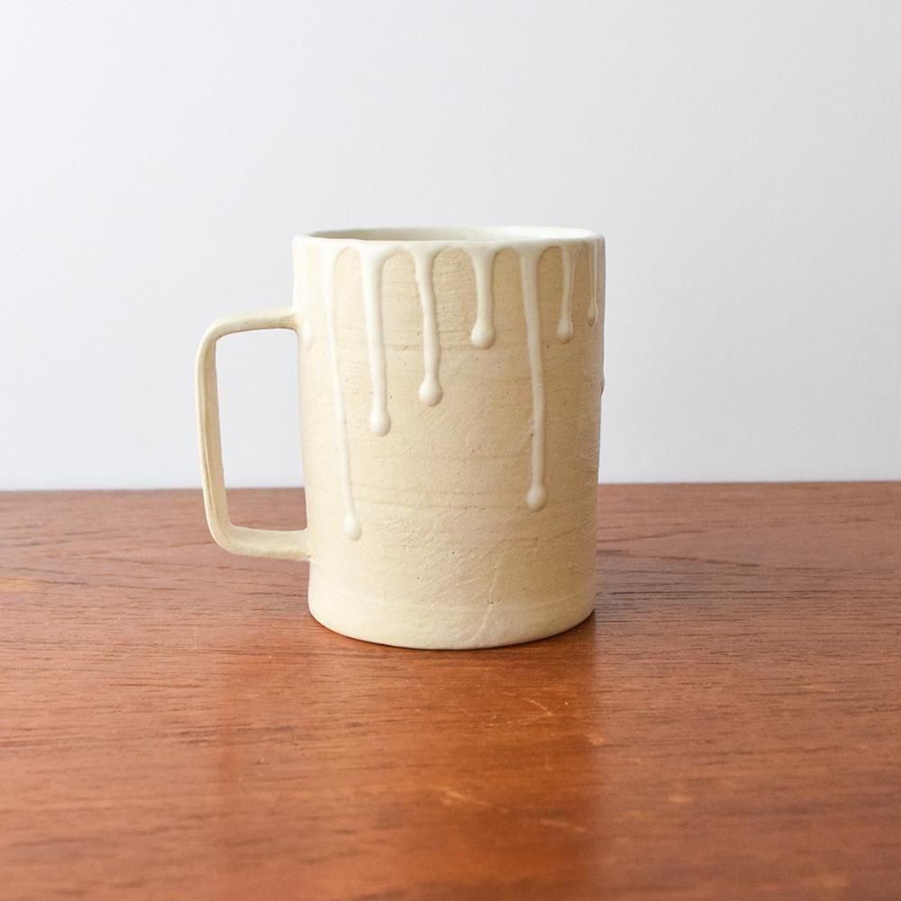 <img class='new_mark_img1' src='https://img.shop-pro.jp/img/new/icons1.gif' style='border:none;display:inline;margin:0px;padding:0px;width:auto;' />cocorobiyori  drop mug white  B