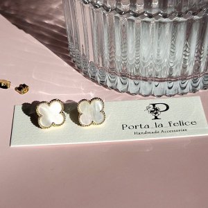 mother of pearl clover pierce  earring(15mm)()