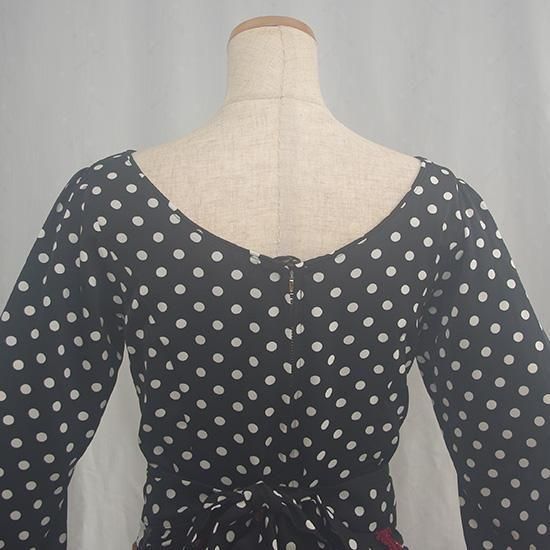 Vネックブラウス カフス袖 水玉ブラック×ホワイト - オリジナル