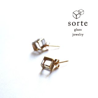 sorte glass jewelry ソルテグラスジュエリー - 北欧雑貨と暮らしの道具lotta  神戸にある北欧雑貨と暮らしの道具lottaのオンラインストア【アラビア,クイストゴーなどの北欧ヴィンテージ食器,ソルテ グラスジュエリーなどの作家の作品が並びます】