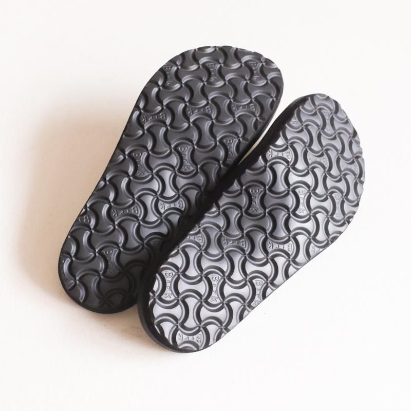 極美品　アシーナニューヨーク　アマンダ　amanda 刺繍　黒　定価の半額 極美品 アシーナニューヨーク アマンダ amanda 刺繍 黒 定価の