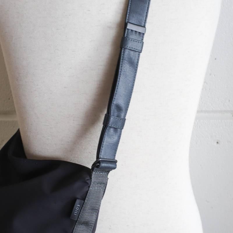 IREKO POUCHMBlack x Gray