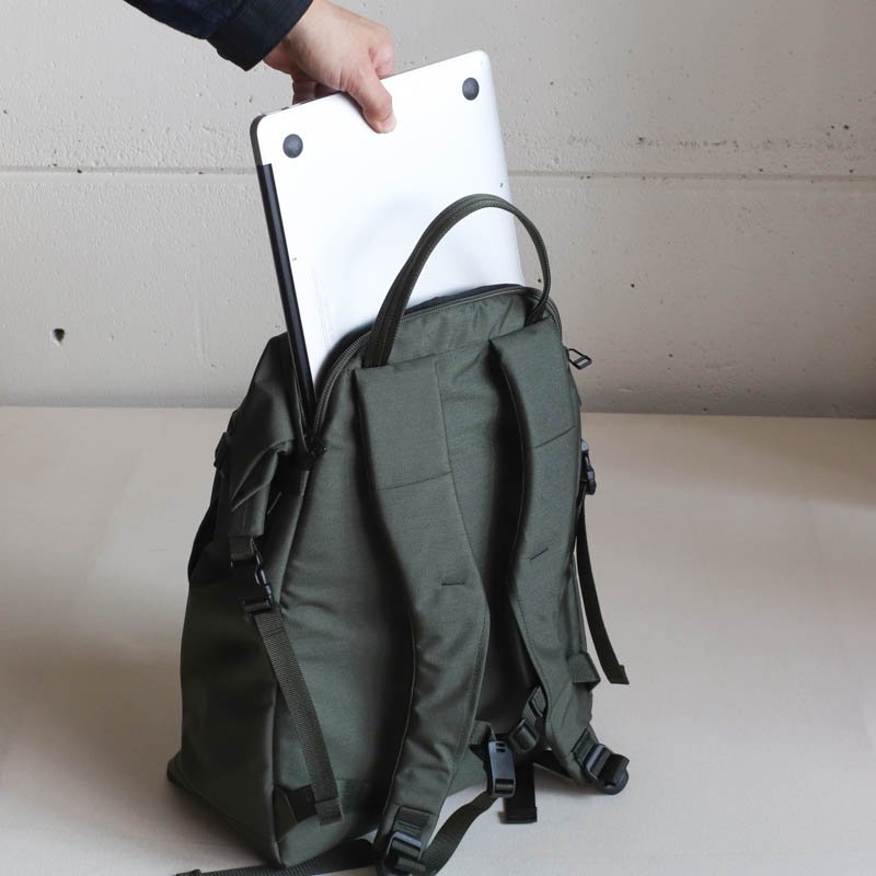 KaiLi カイリCONTRADICTION BACK PACK XV オリーブ-