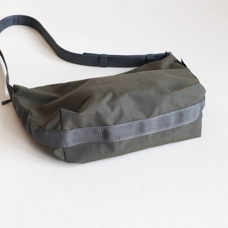 KaILI IREKO POUCH　M　Olive x Gray