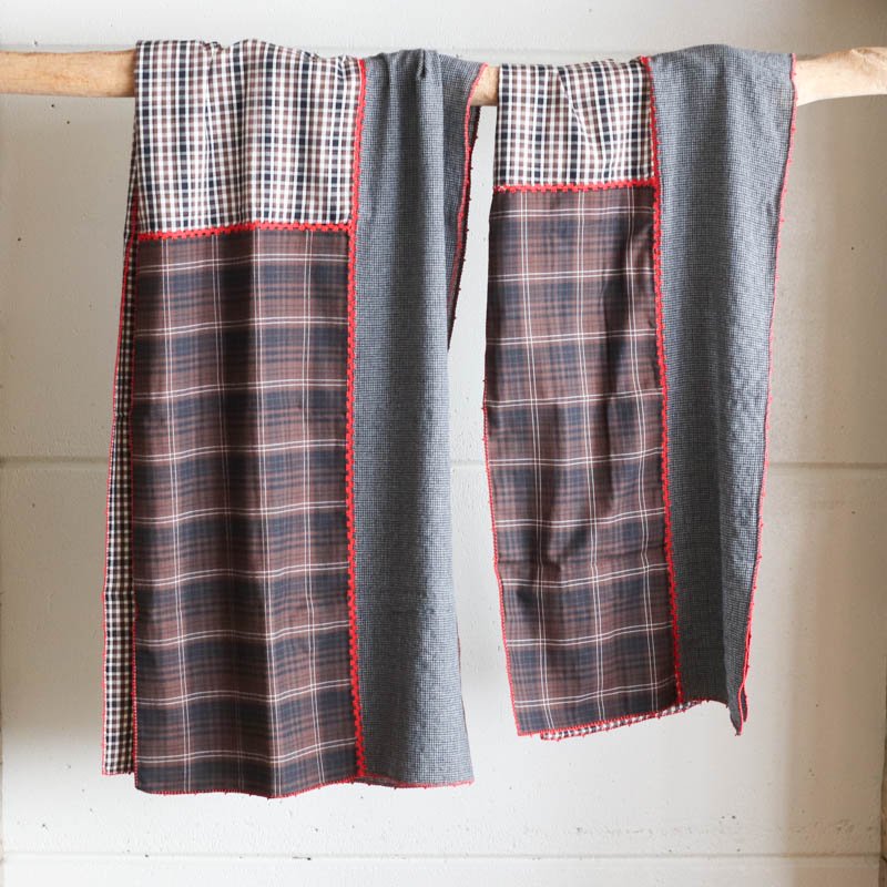 OUPS Scarfsmall check x BrownSize M