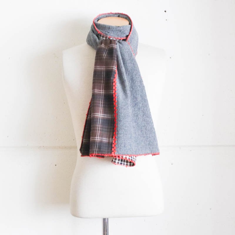 OUPS Scarfsmall check x BrownSize L