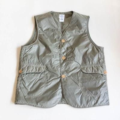 Royal Traveler / Nylon taffeta  Olive