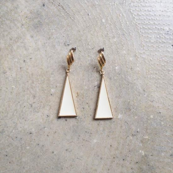Newピアス ホワイトトライアングルピアス Oucawebshop Newピアス ホワイトトライアングルピアス Oucawebshop