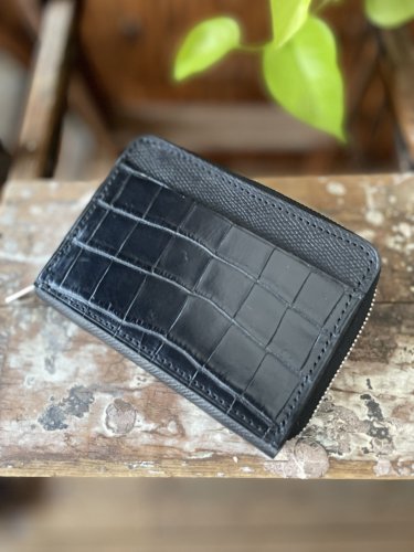 쥶 ɱϩץϡեåץå / half zip wallet w/crocodile leather