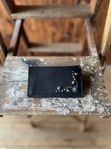 シュリンクシボレザースタッズ ミニカードコインケース ブラック / Shrink Shibo Leather mini card coin purse BLACK w/studs 