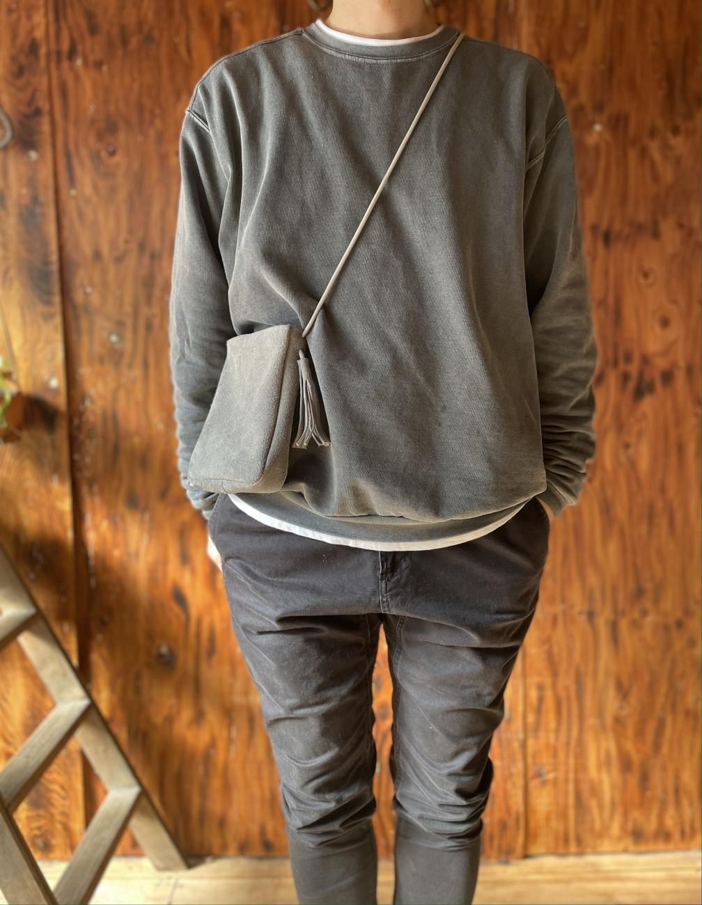 日本未入荷 スエードレザーネックバッグ / Suede Leather Neck BAG ジャケット・アウター