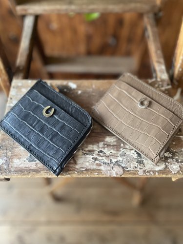 <img class='new_mark_img1' src='https://img.shop-pro.jp/img/new/icons15.gif' style='border:none;display:inline;margin:0px;padding:0px;width:auto;' />Horseshoe Embossing leather L字 wallet/エンボスレザー　L字ウォーレット/classic series