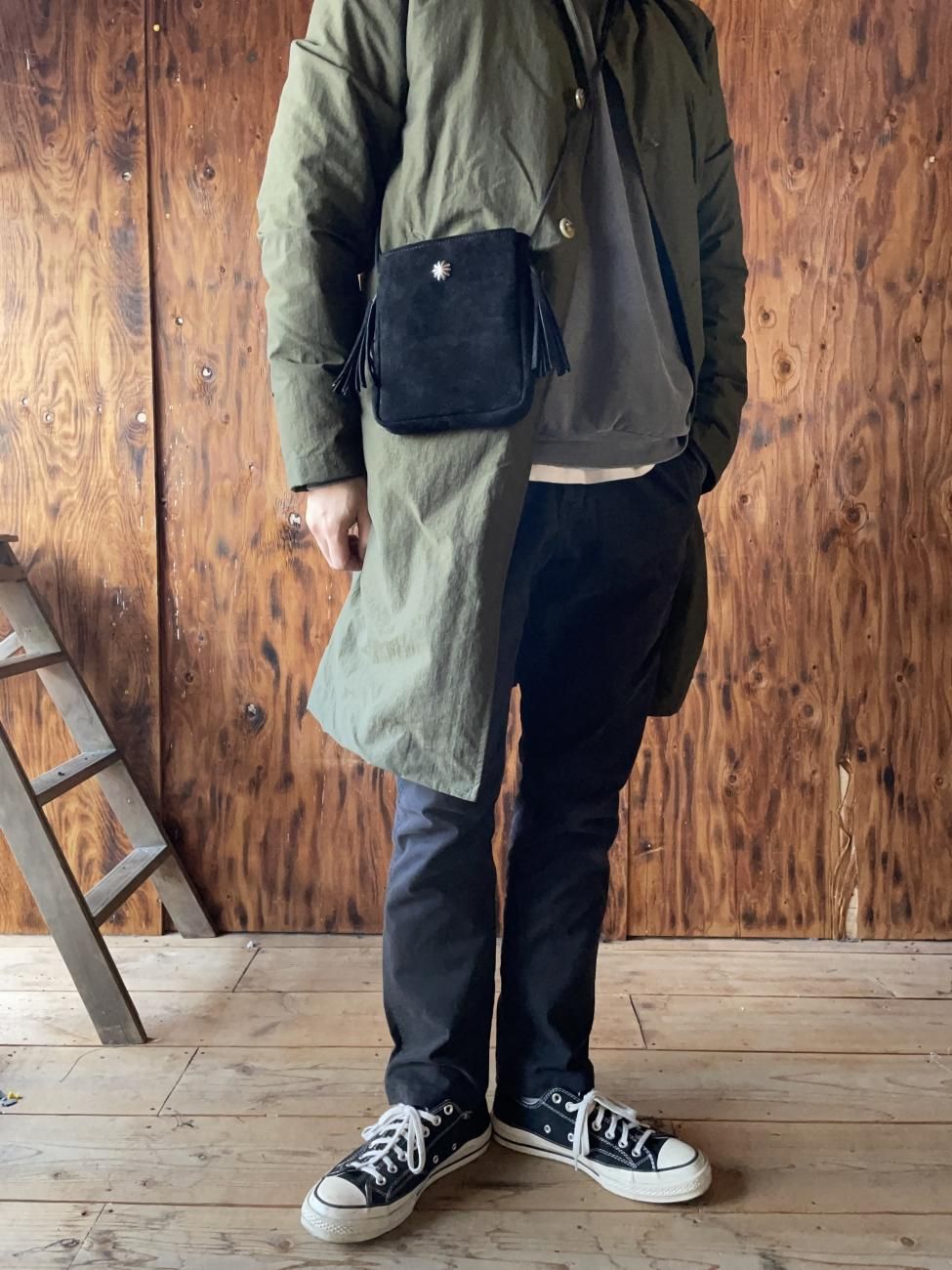 スエードレザーコンチョネックバッグ / Suede Leath concho neck bag