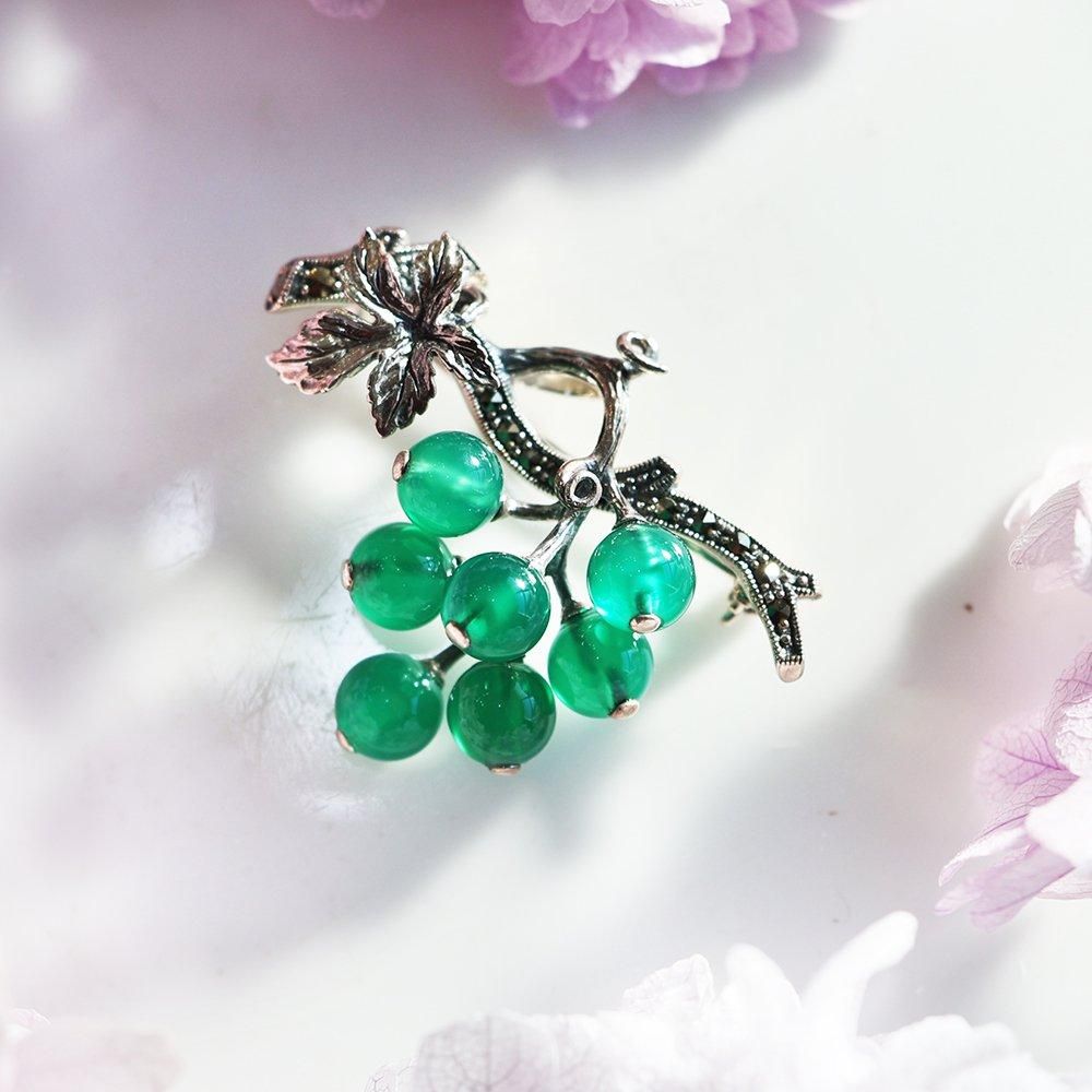 グリーンアゲートの葡萄ブローチ - 海福雑貨通販部