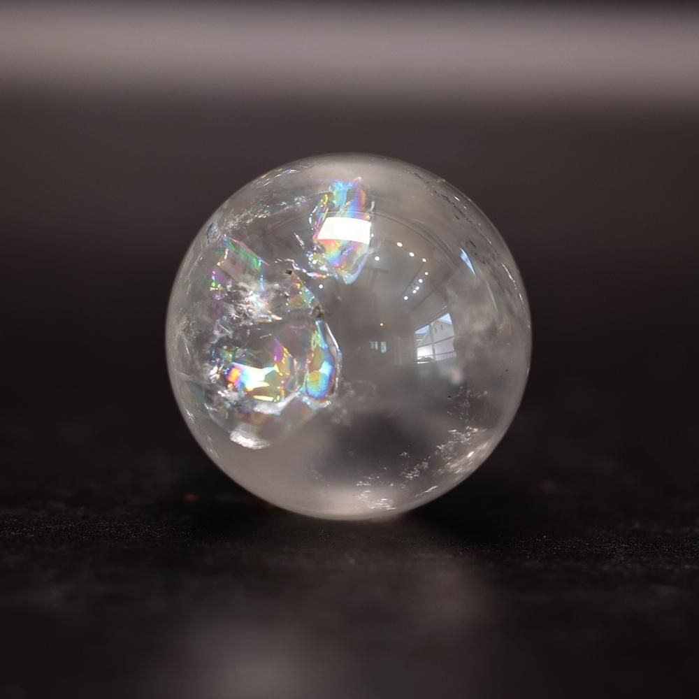 水晶丸玉　虹入り　66mm 天然 虹入り水晶 ブラジル産 丸玉 約62mm 穴なし 天然石