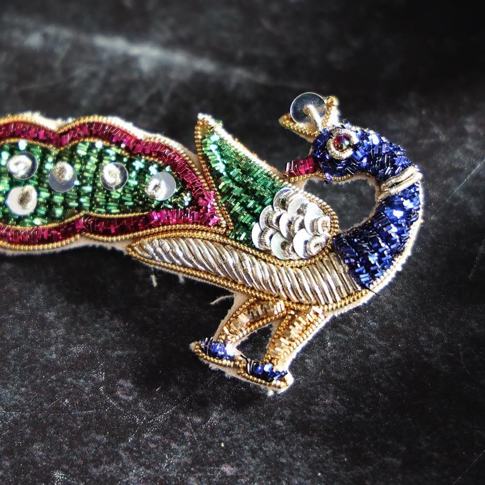 ザリ刺繍ブローチ「孔雀」（備考有）- 海福雑貨通販部