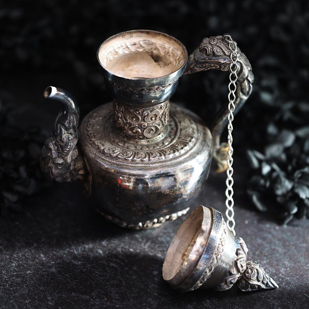 古びた金属製水差し - 海福雑貨通販部