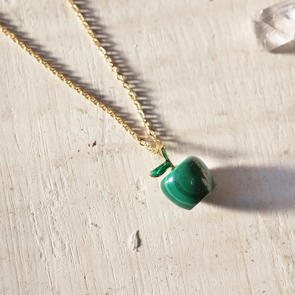 マラカイトの林檎ネックレス - 海福雑貨通販部