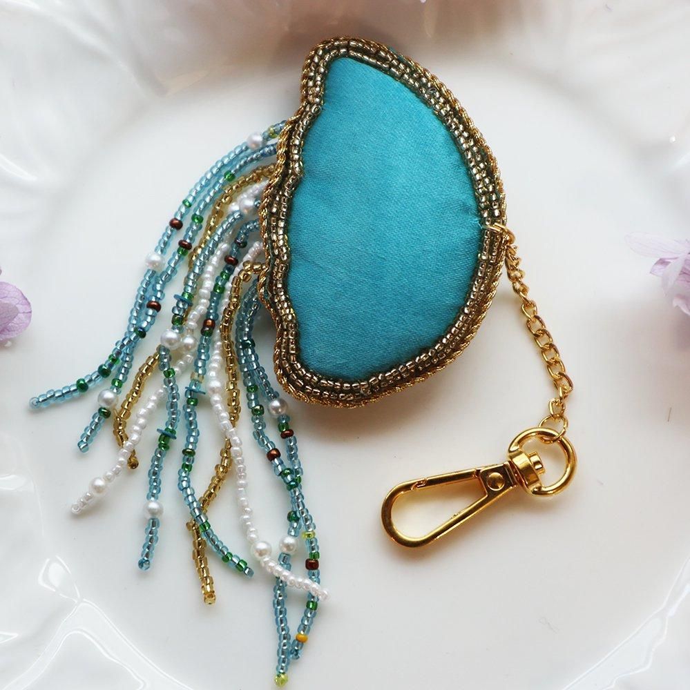 ザリ刺繍キーホルダー「クラゲ」 - 海福雑貨通販部