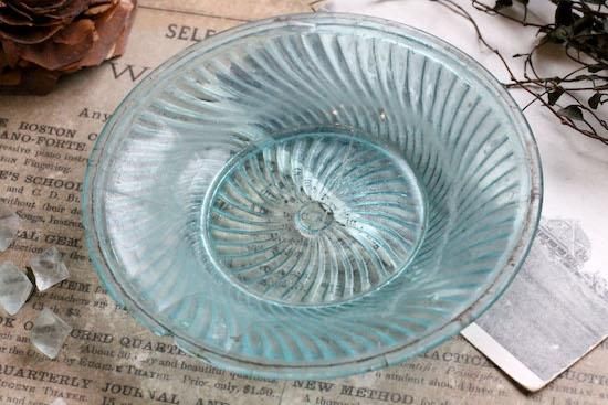 大正時代～昭和　プレス硝子　乳白青ぼかし　コンポート　高付皿　和ガラス　古硝子 大正時代～昭和 プレス硝子 乳白青ぼかし コンポート 高付皿 和