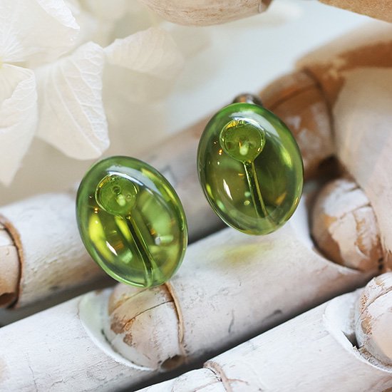 緑琥珀のイヤリング - 海福雑貨通販部