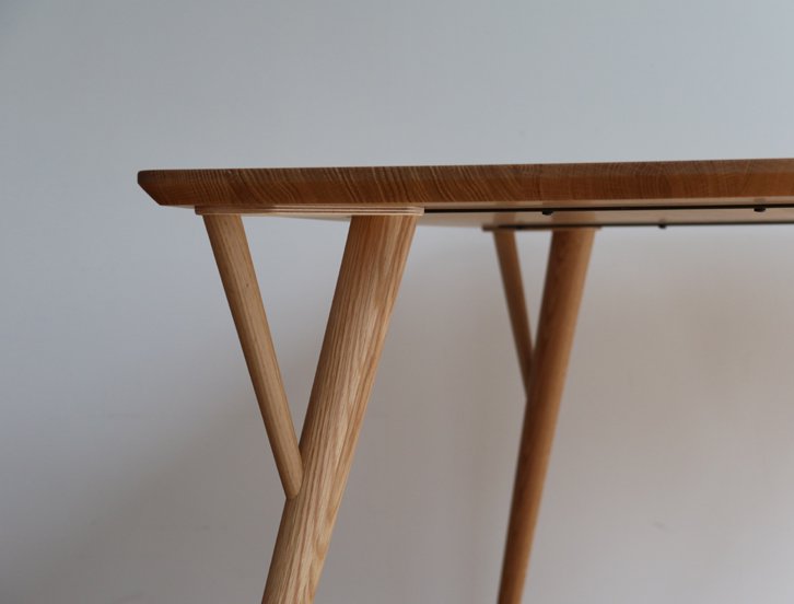日進木工（Formsシリーズ）K2タイプ ダイニングテーブル｜樹種とサイズが選べるオーダーダイニングテーブル