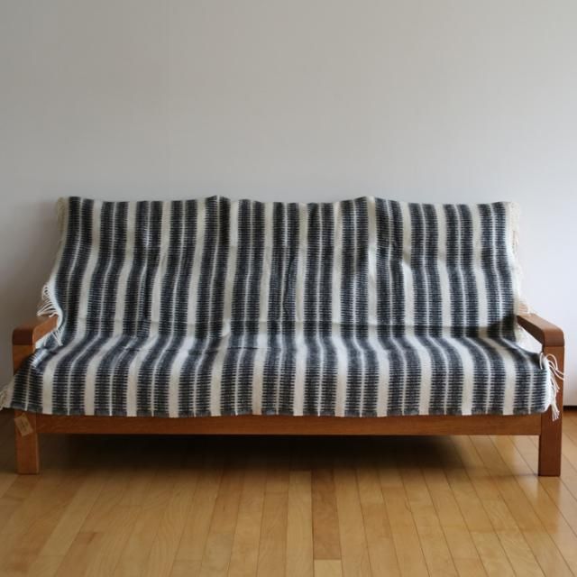 KLIPPAN スロー 〈ハーバル・ブラック/ホワイト〉 シングルサイズ KLIPPAN（クリッパン）スロー 〈ハーバル・ブラック/ホワイト