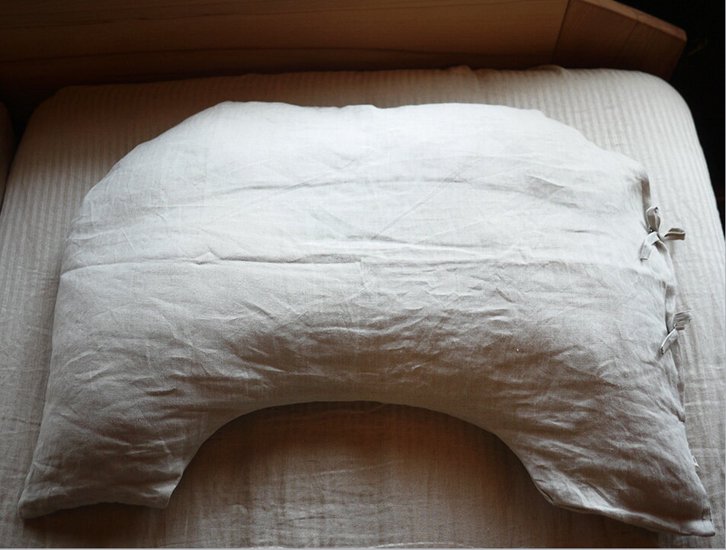 肩から支えるU字型枕・レギュラーサイズ/ウール100％（KANAZAWAYA）
