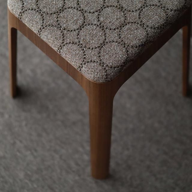 Light stool（FORMS別注） / Kvadrat（クヴァドラ）｜タンバリンハリ