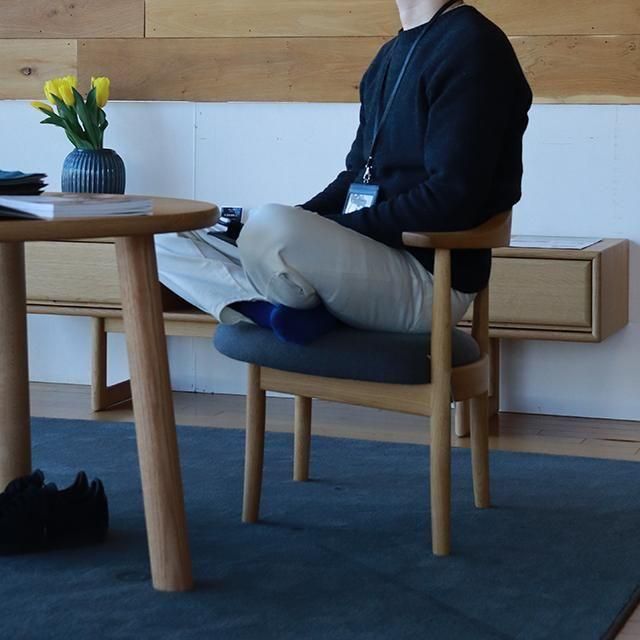 秋岡芳夫 親子の椅子(小) 低座椅子　あぐらのかける椅子 秋岡芳夫・あぐらのかける男の椅子｜低座の椅子と暮らしの道具店