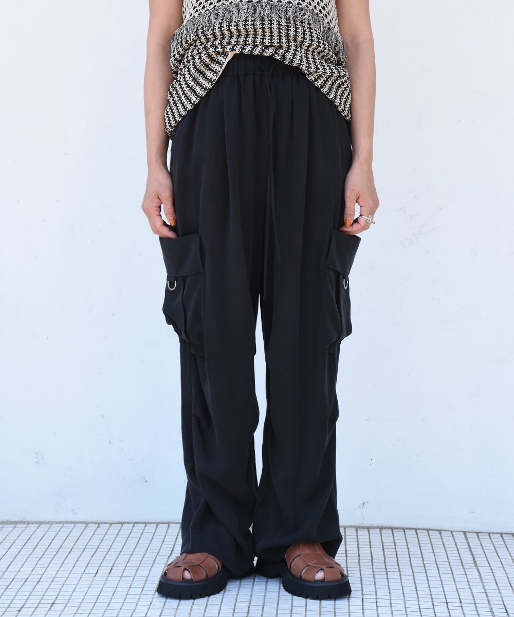 CHIGNNTencel Cargo Pants (Black)<img class='new_mark_img2' src='https://img.shop-pro.jp/img/new/icons8.gif' style='border:none;display:inline;margin:0px;padding:0px;width:auto;' />