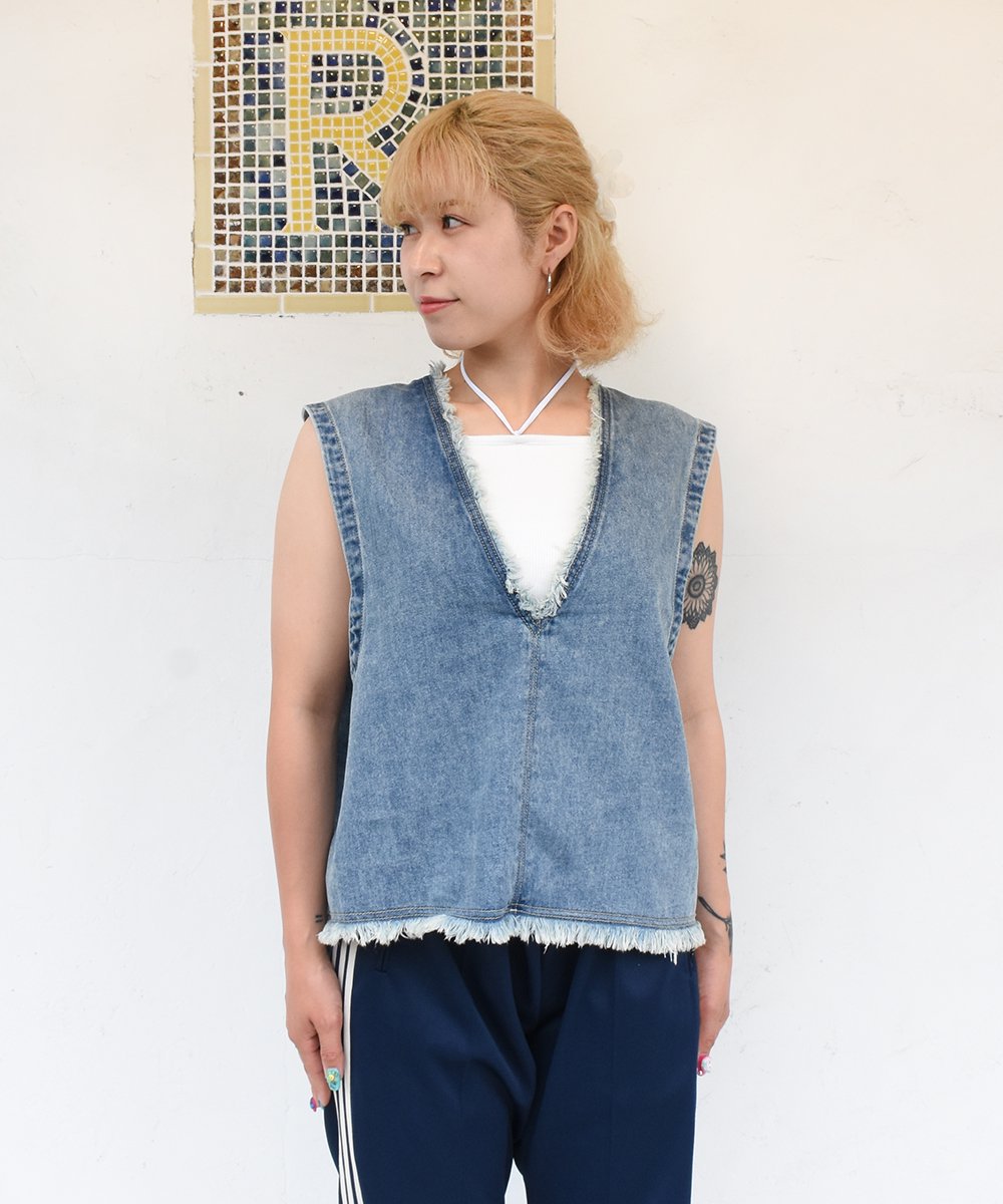 CHIGNONV Neck Vest Pullover (Blue Denim)<img class='new_mark_img2' src='https://img.shop-pro.jp/img/new/icons8.gif' style='border:none;display:inline;margin:0px;padding:0px;width:auto;' />