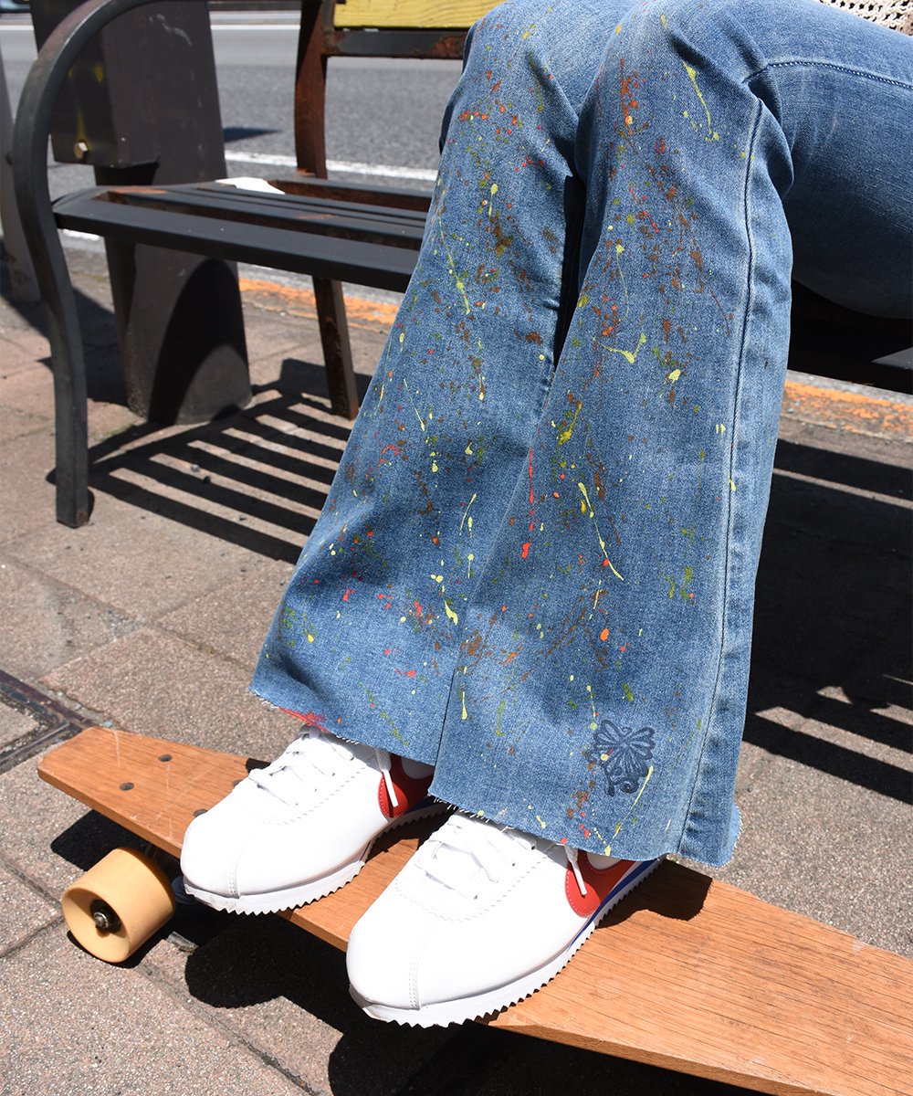 RAYDYHand Painted Flare Pants (Blue)<img class='new_mark_img2' src='https://img.shop-pro.jp/img/new/icons20.gif' style='border:none;display:inline;margin:0px;padding:0px;width:auto;' />