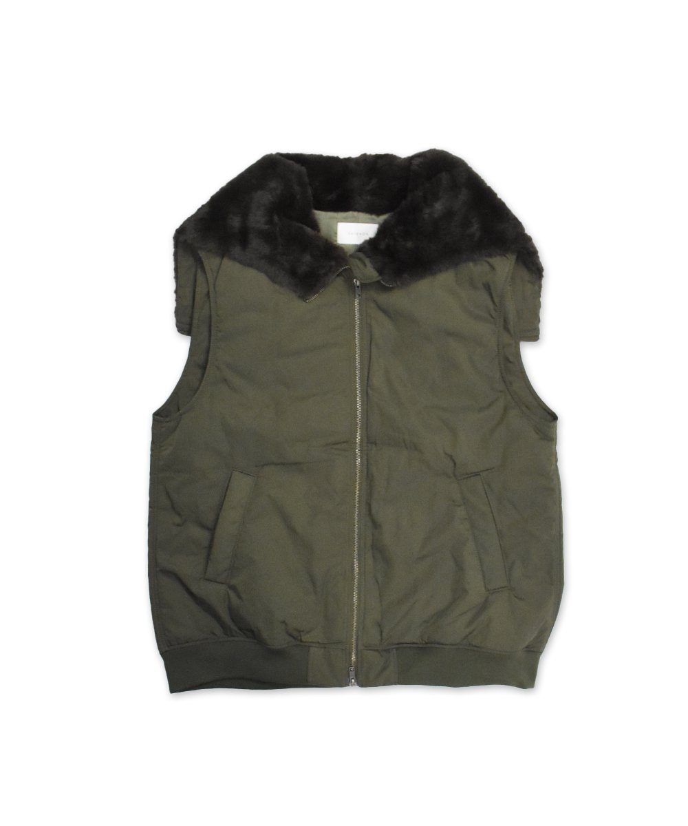 CHIGNONHood zip mod vest (Khaki)<img class='new_mark_img2' src='https://img.shop-pro.jp/img/new/icons8.gif' style='border:none;display:inline;margin:0px;padding:0px;width:auto;' />