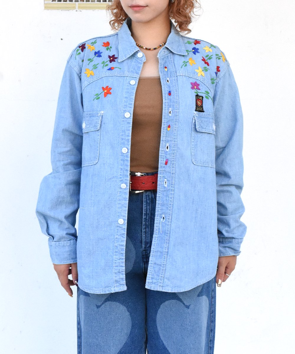 RAYDY VintageVintage Flower Embroidery Shirt (Denim)<img class='new_mark_img2' src='https://img.shop-pro.jp/img/new/icons8.gif' style='border:none;display:inline;margin:0px;padding:0px;width:auto;' />