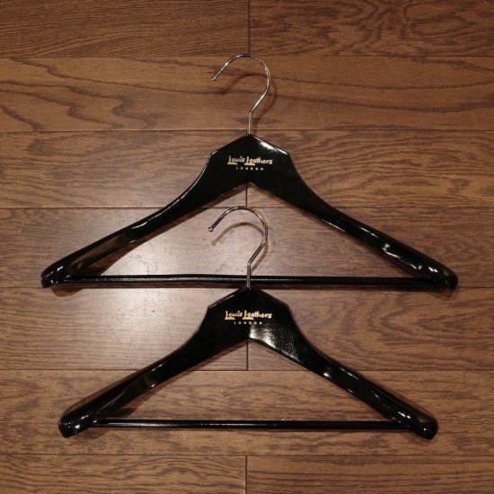 Lewis Leathers】WOOD HANGER - SIDESTAND