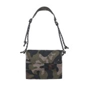 <img class='new_mark_img1' src='https://img.shop-pro.jp/img/new/icons1.gif' style='border:none;display:inline;margin:0px;padding:0px;width:auto;' />SHOULDER BAG / Camo