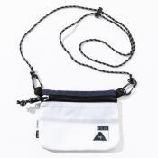 <p>NEWPOLER  LESQUE Sacoche White Grid</p>