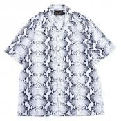 <p><img class='new_mark_img1' src='https://img.shop-pro.jp/img/new/icons5.gif' style='border:none;display:inline;margin:0px;padding:0px;width:auto;' />Python Pattern Open Collar Shirt / White</p>